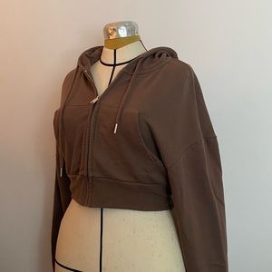 Garage cropped zippie